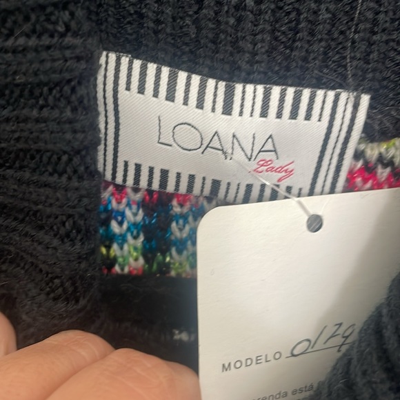 Loana black bat wing sweater; there is no size tag - Picture 3 of 5